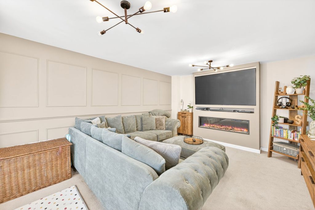 Property photo 2 of 52
