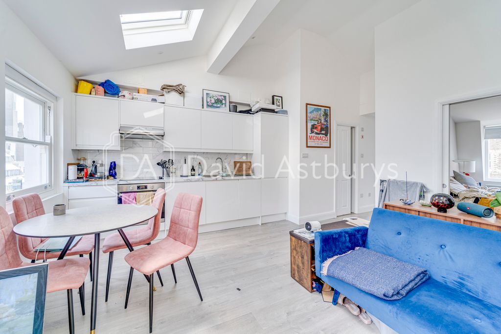Property photo 3 of 8 Ndb01409_Enfused