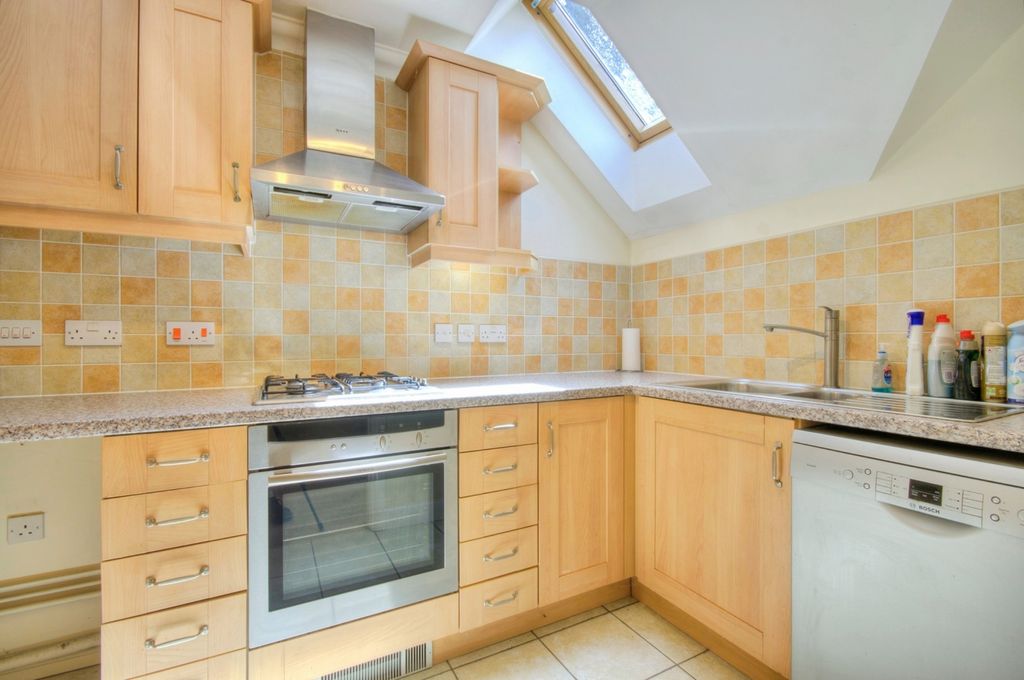 Property photo 3 of 17 Kitchen