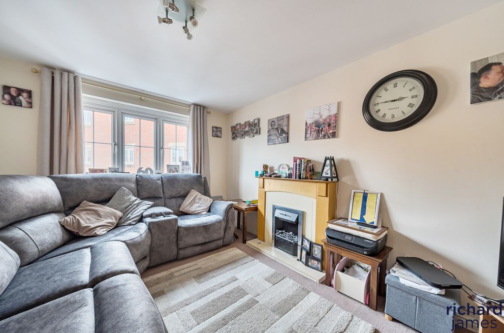 Property photo 3 of 16 7d262d79Eeb54079B8A9d6A3742B0A37