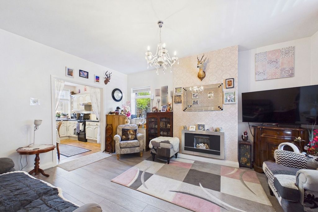 Property photo 2 of 16