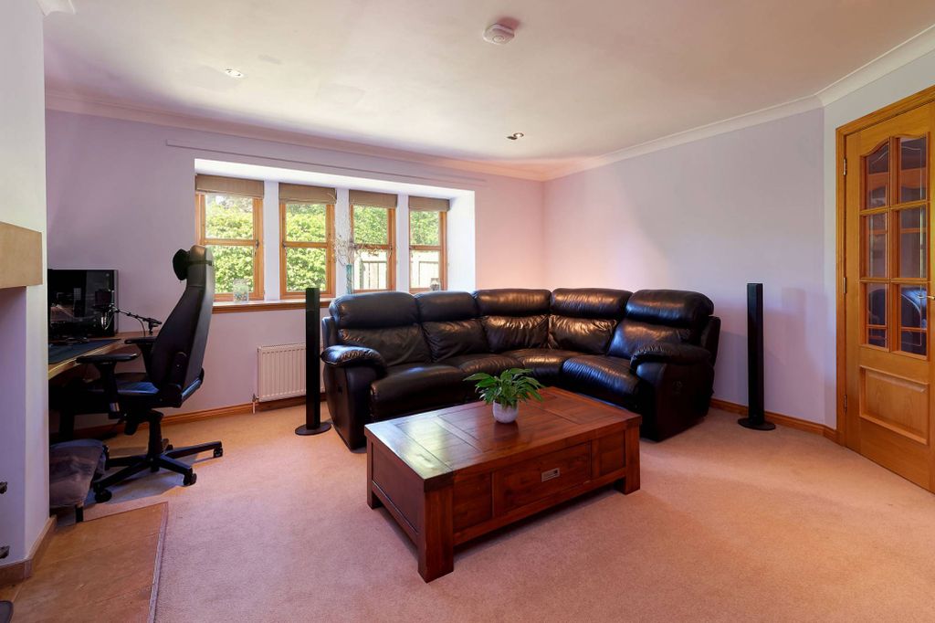Property photo 3 of 30