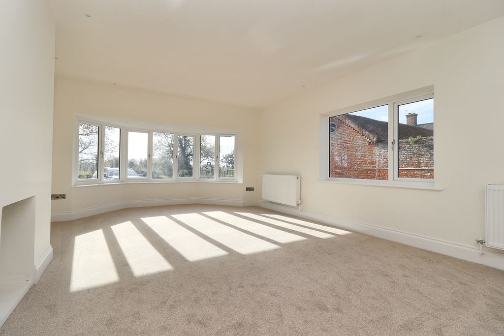 Property photo 3 of 21 Img_8979