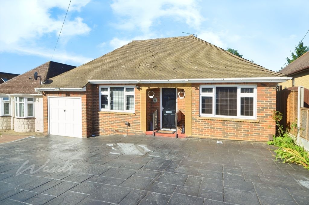 Property photo 1 of 8 Elaine Front