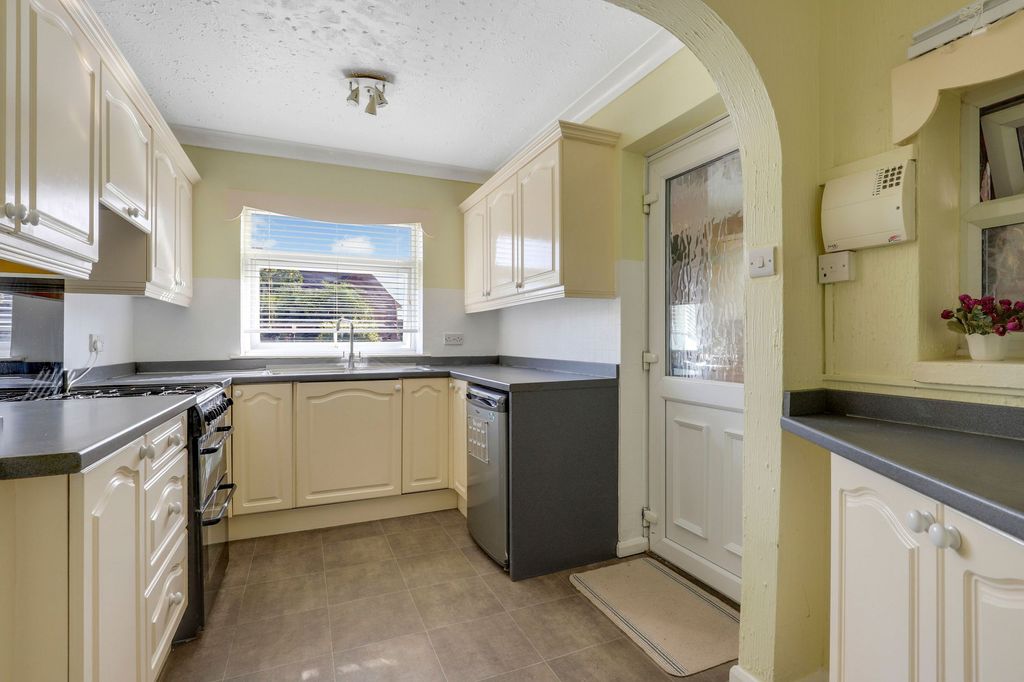 Property photo 3 of 16