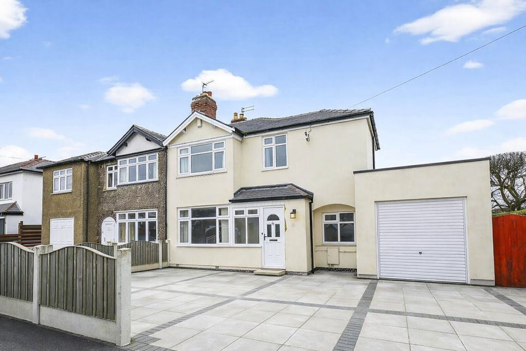 Property photo 1 of 28