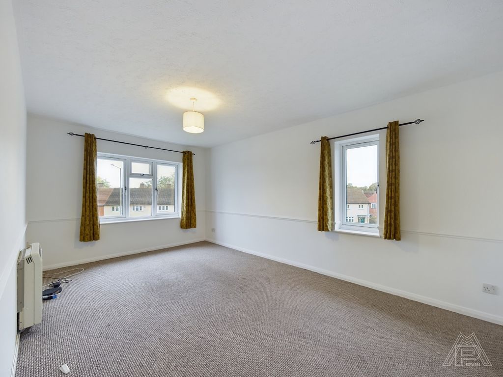 Property photo 2 of 8 3720152