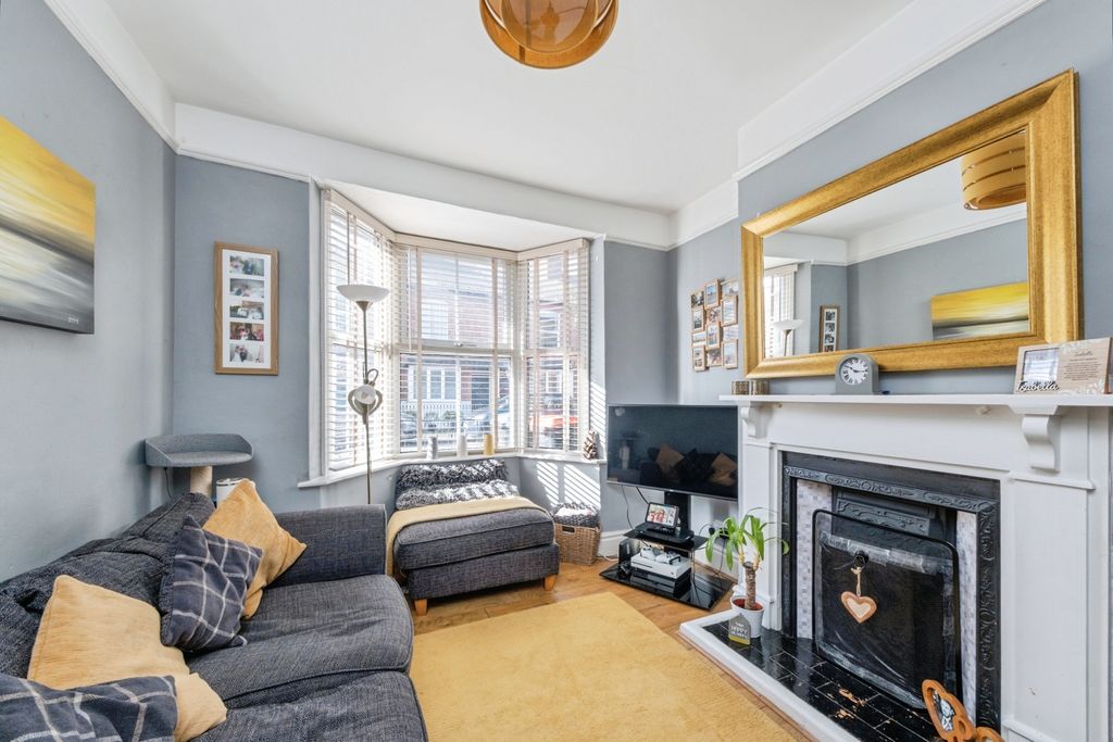 Property photo 3 of 20