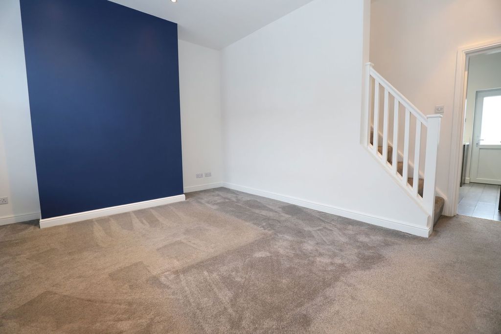 Property photo 3 of 26