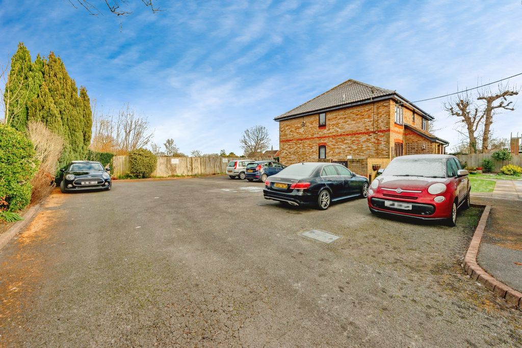 Additional image 20 of 1 bed property for saleHigh Street, Lingfield RH7