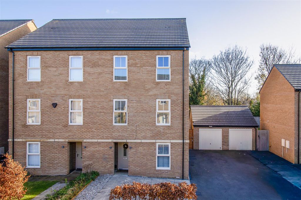 Property photo 1 of 21