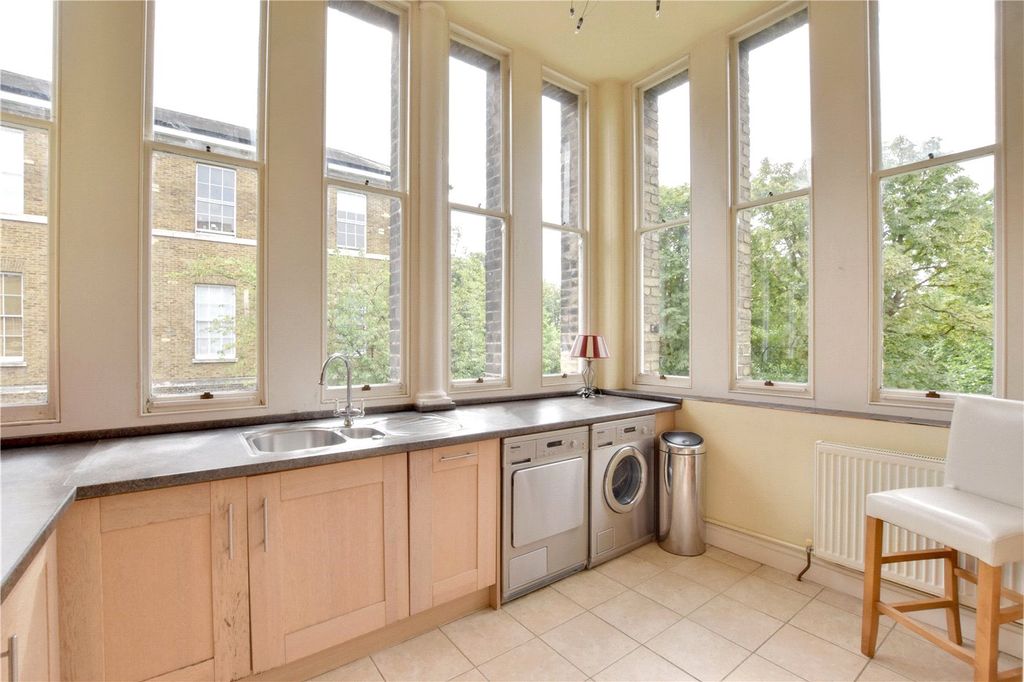 Property photo 2 of 22 Picture No. 29