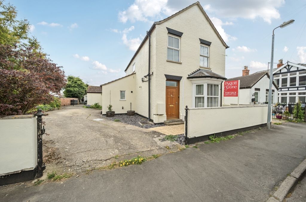 Property photo 1 of 32 1282521 (1)