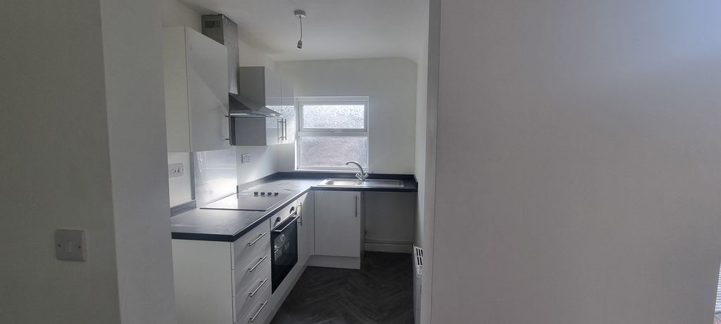 Property photo 2 of 5 Kitchen
