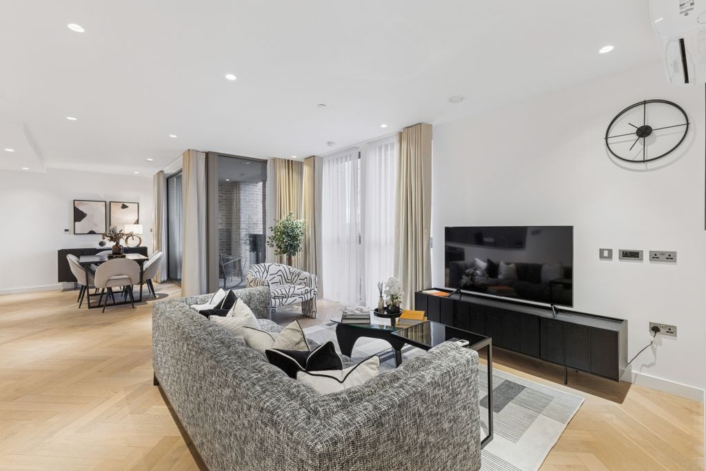 Property photo 1 of 17 101388_Flat 21 Jo...