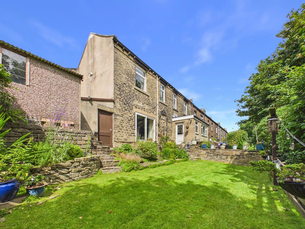 Property photo 2 of 20 Cam02637G0-Pr0047-Still029