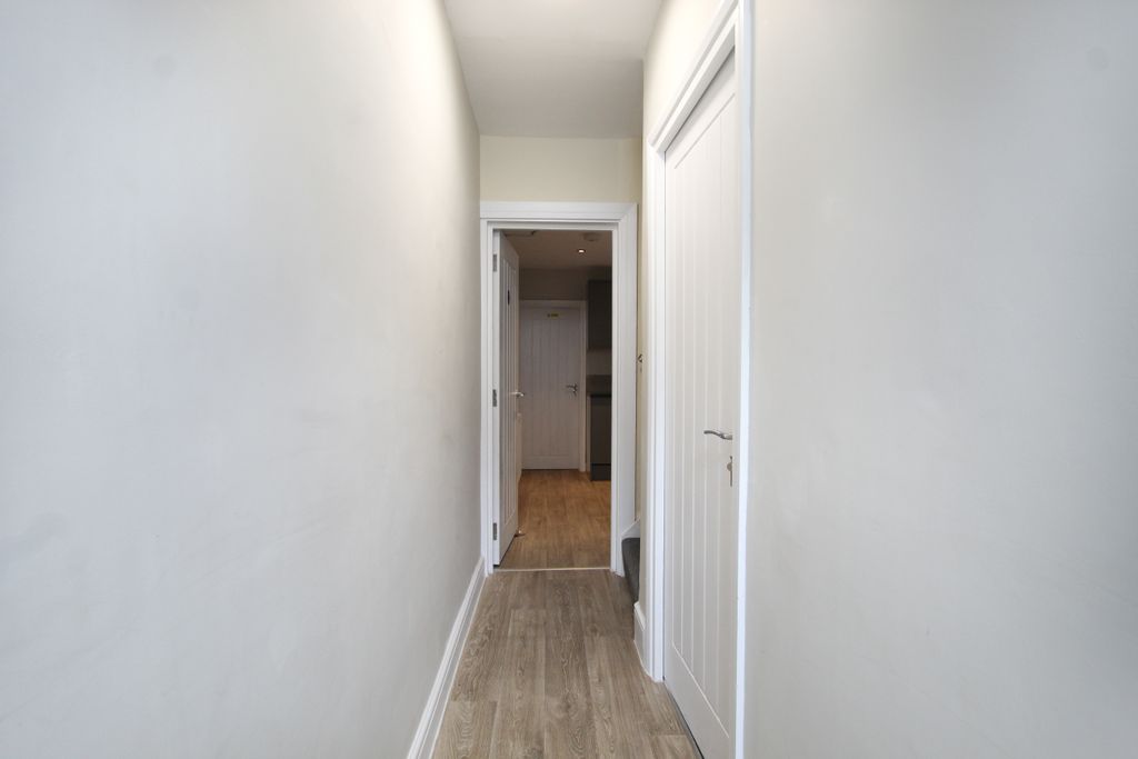 Property photo 3 of 25