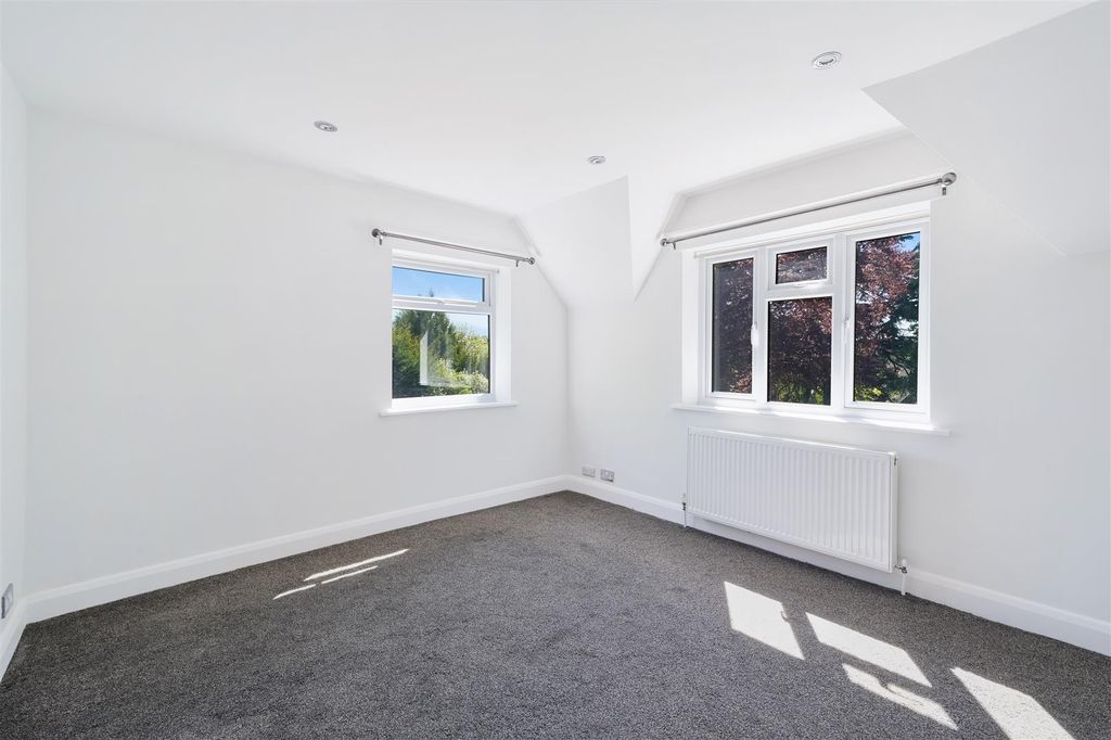 Additional image 11 of 4 bed detached house for saleWoodfield Hill, Coulsdon CR5