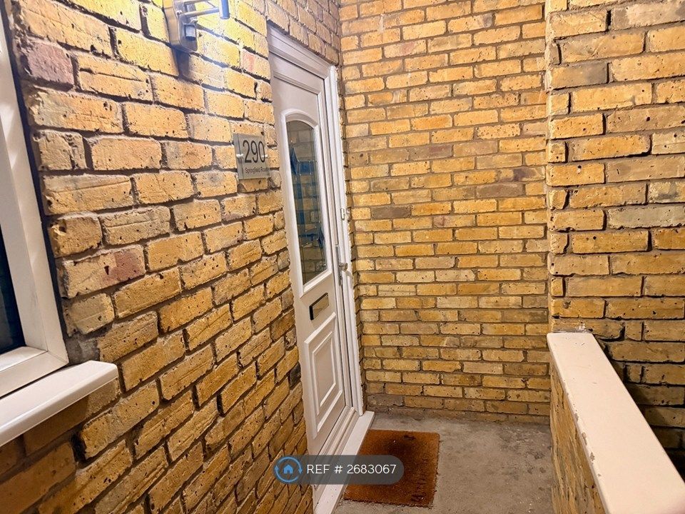 Property photo 1 of 13 Entrance