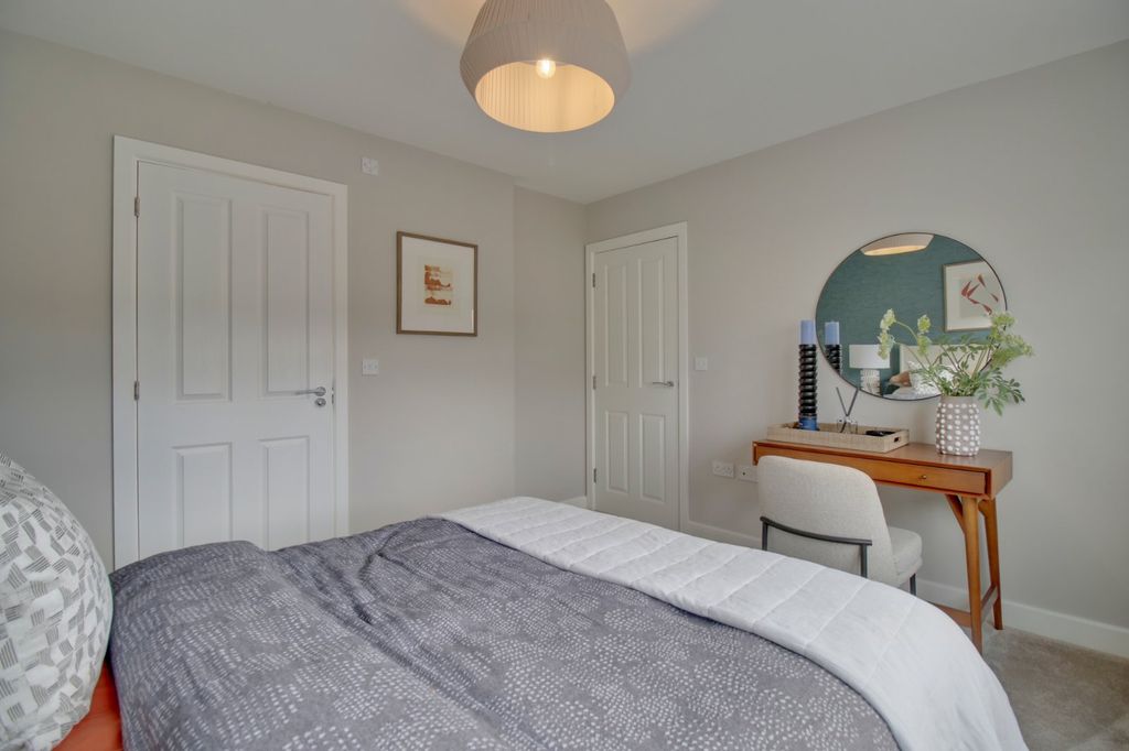 Additional image 21 of 4 bed detached house to rentPark Meadow Lane, Leeds, West Yorkshire LS12