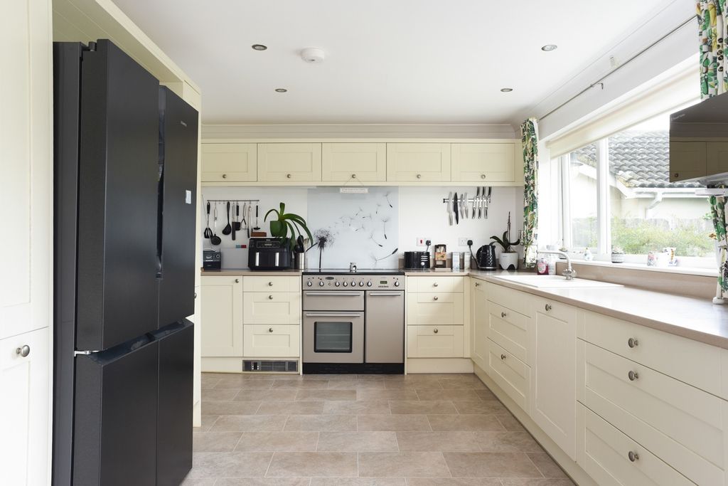 Property photo 3 of 27 4520589