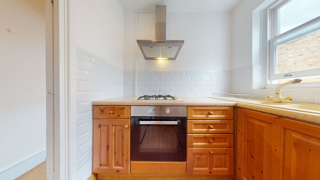 Property photo 3 of 14 Kitchen