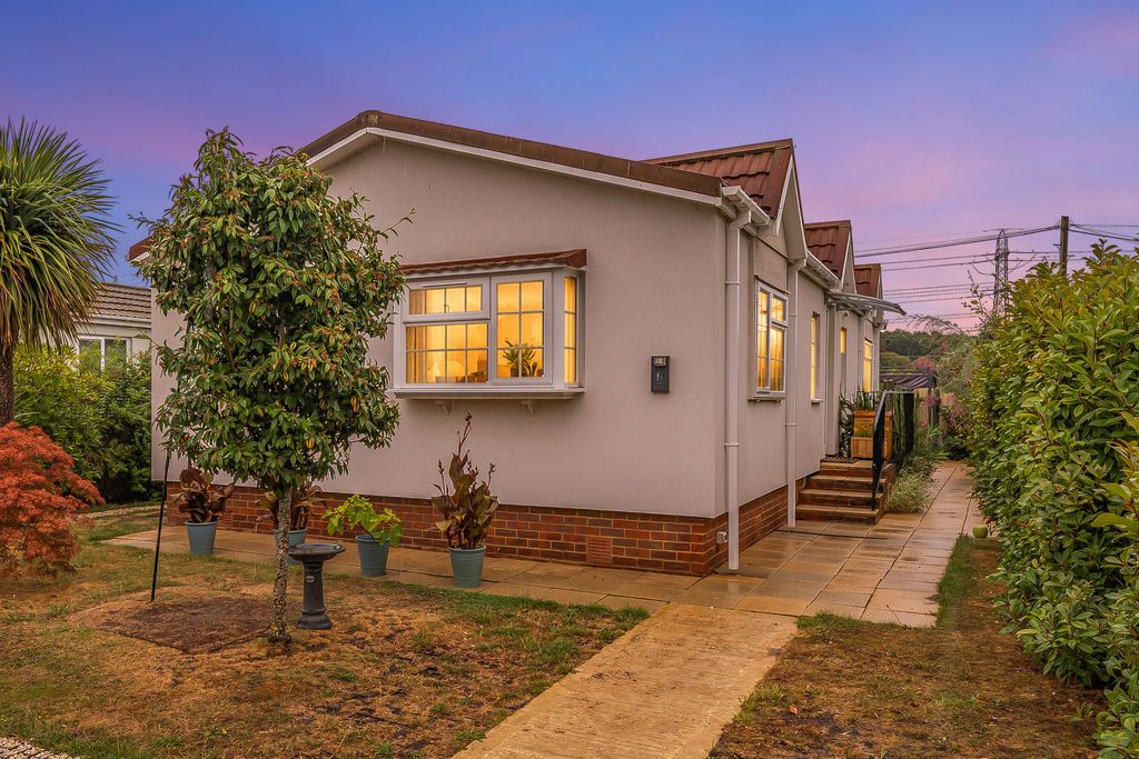 Property photo 1 of 14 Photo 18