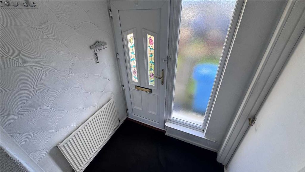 Property photo 2 of 11 Hall