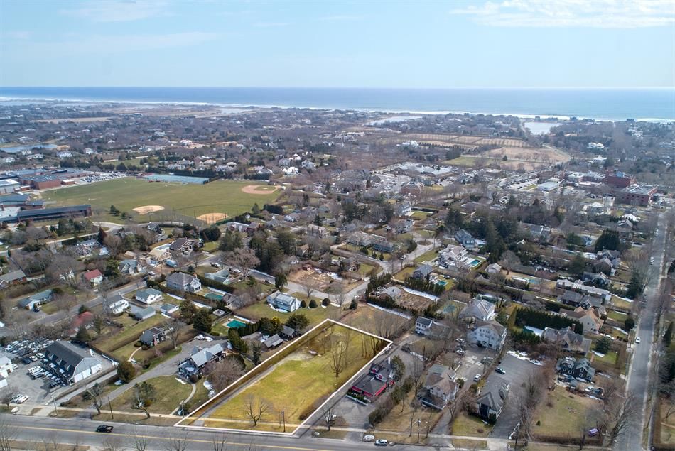 Property photo 1 of 2