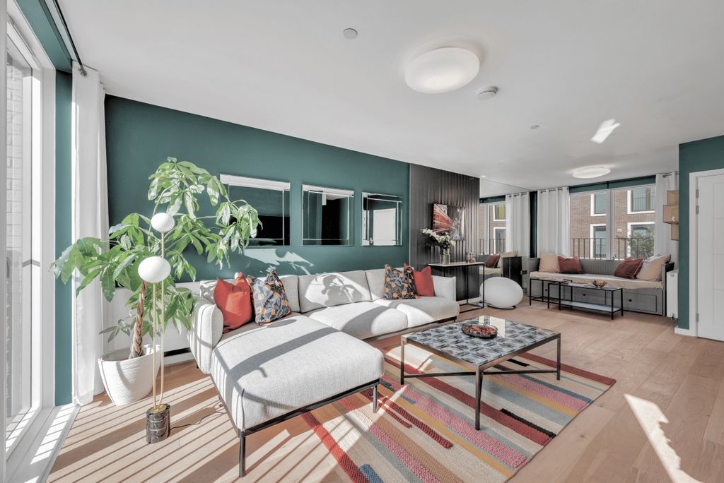 Property photo 1 of 32