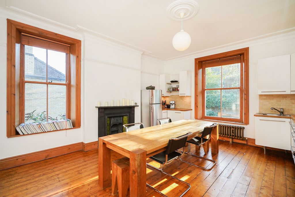 Property photo 3 of 22