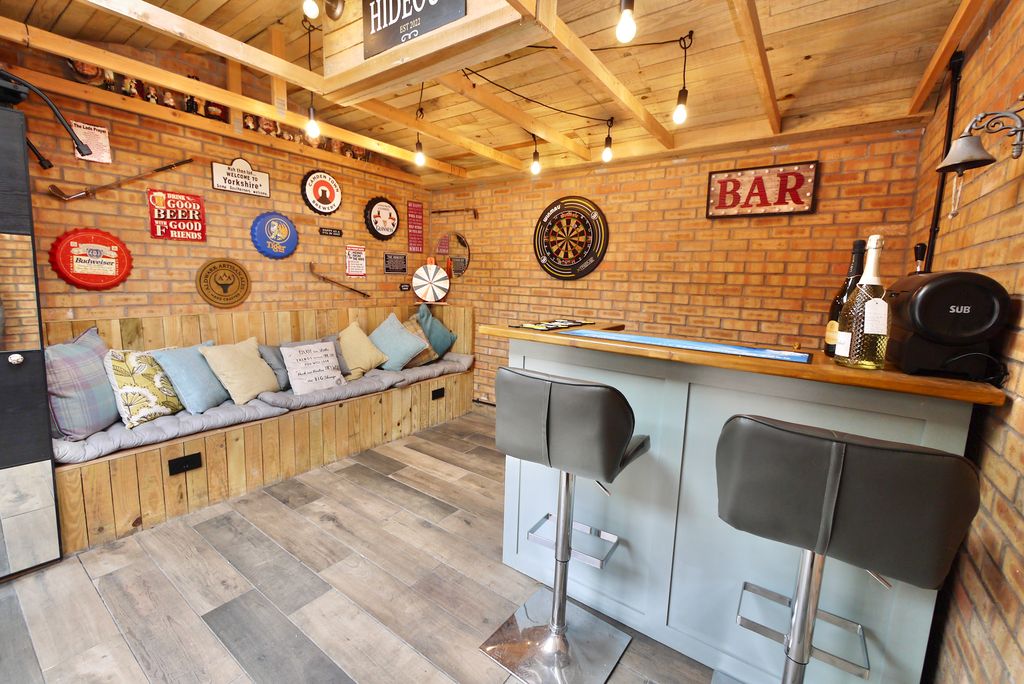 Property photo 3 of 25 23