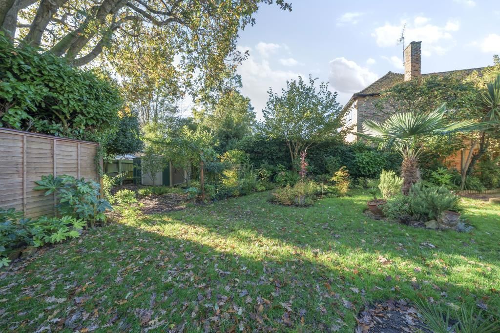 Property photo 2 of 10 Garden Shot