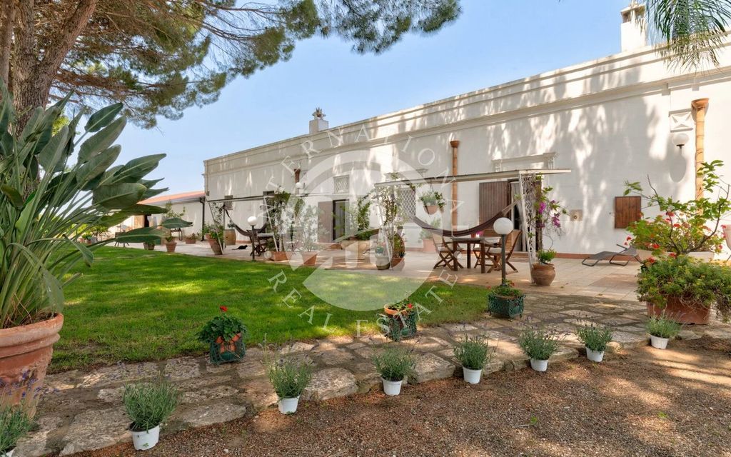 Property photo 2 of 48