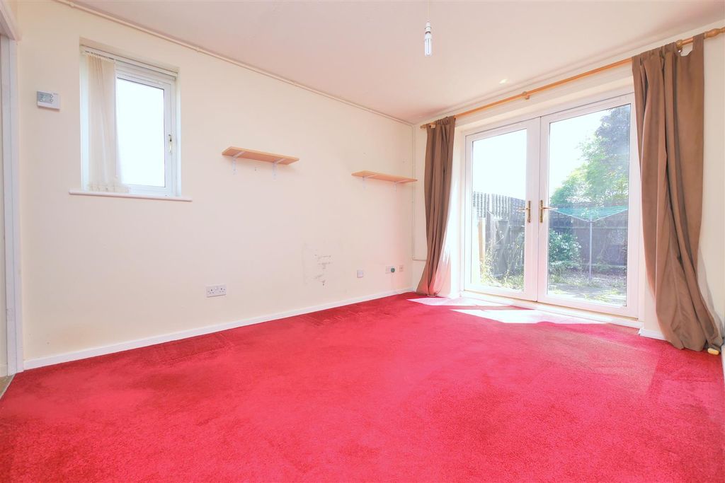 Property photo 3 of 7