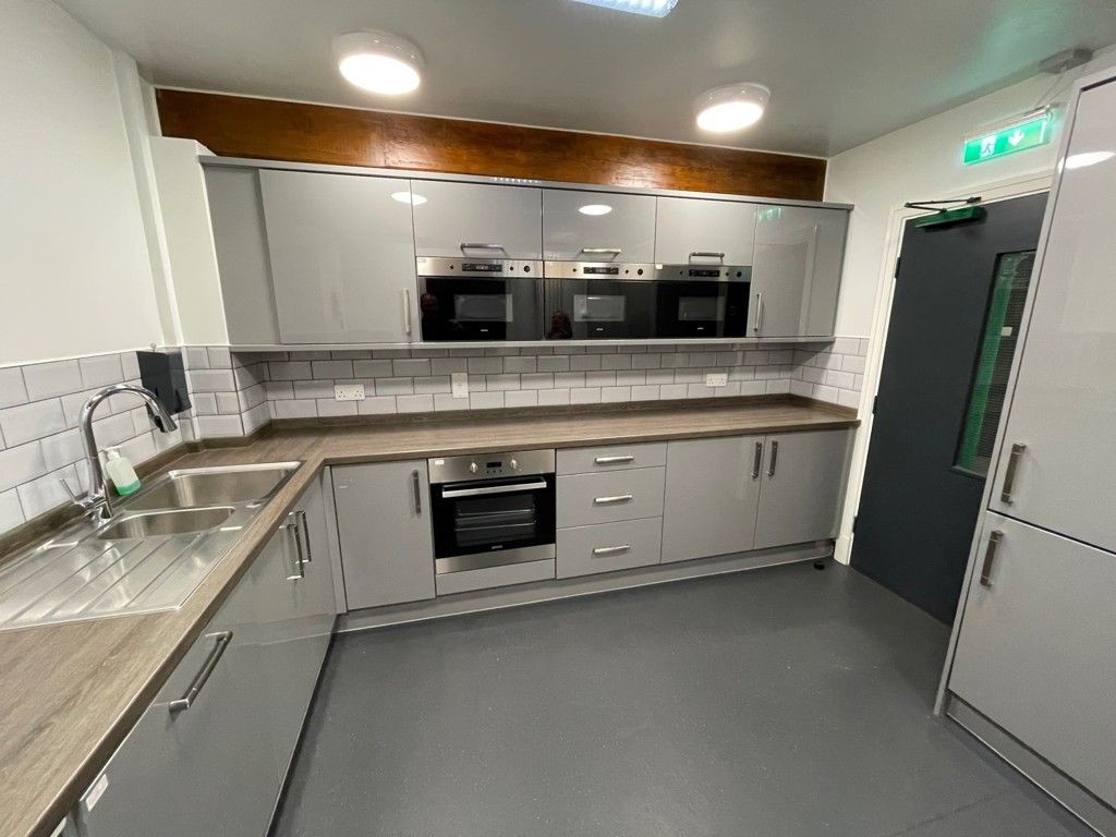 Property photo 2 of 8 Kitchen