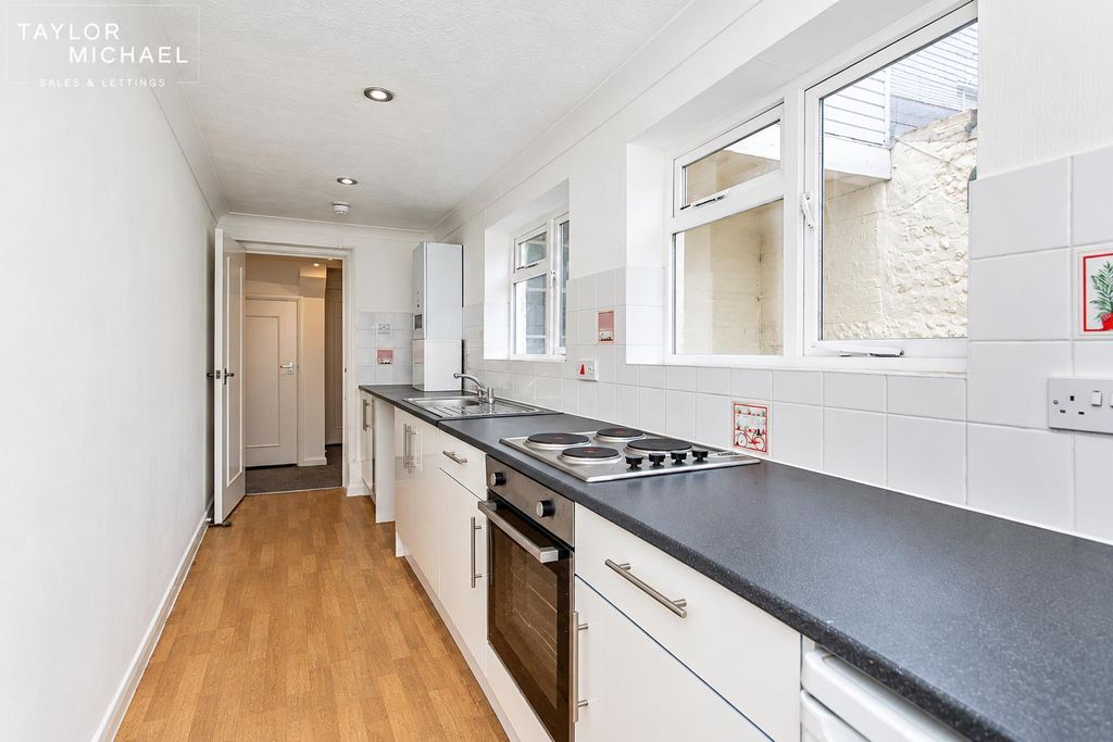Property photo 3 of 15 Kitchen