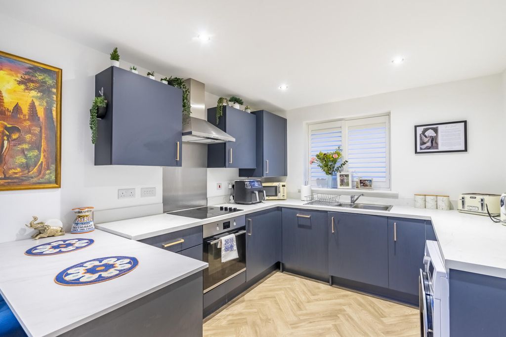 Property photo 3 of 15 Kitchen