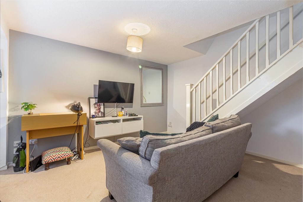 Property photo 2 of 11 Livingroom-1.Jpg