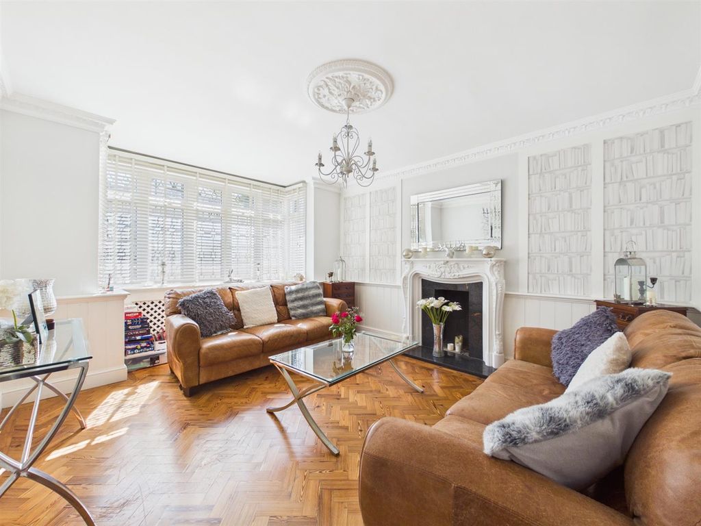 Property photo 2 of 25 Cam01563G0-Pr0234-Still003.Jpg