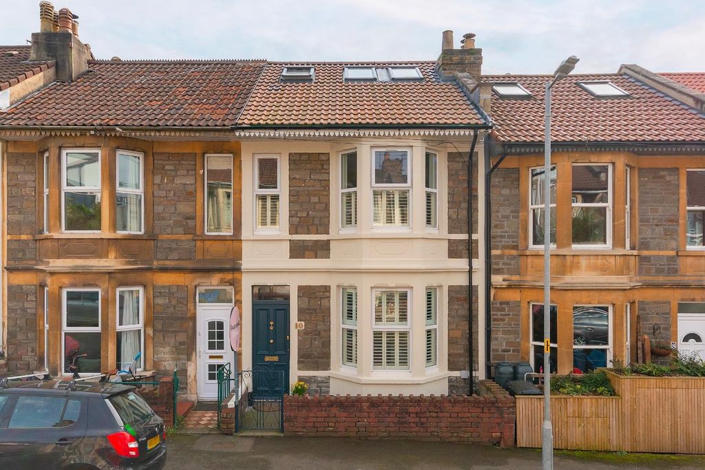 Property photo 2 of 25 1P0Abr - External C.Jpg