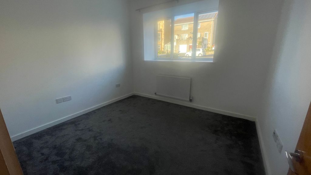 Property photo 2 of 8 Bedroom 1