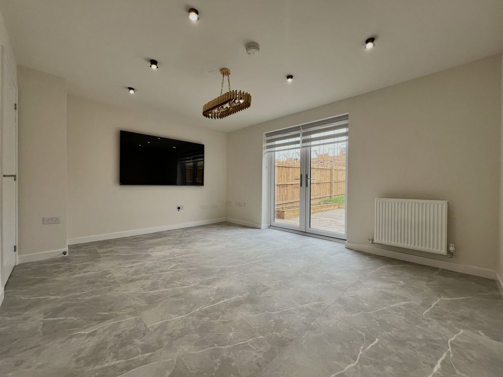 Property photo 3 of 24 Gallery
