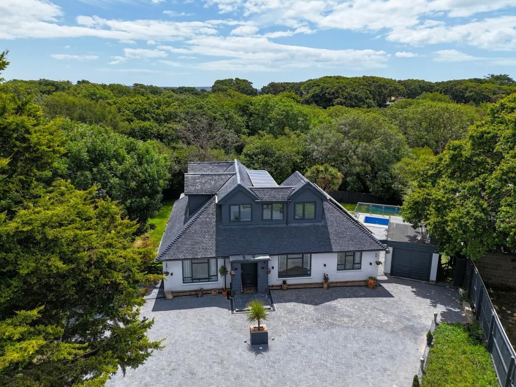 Property photo 1 of 42 Front View