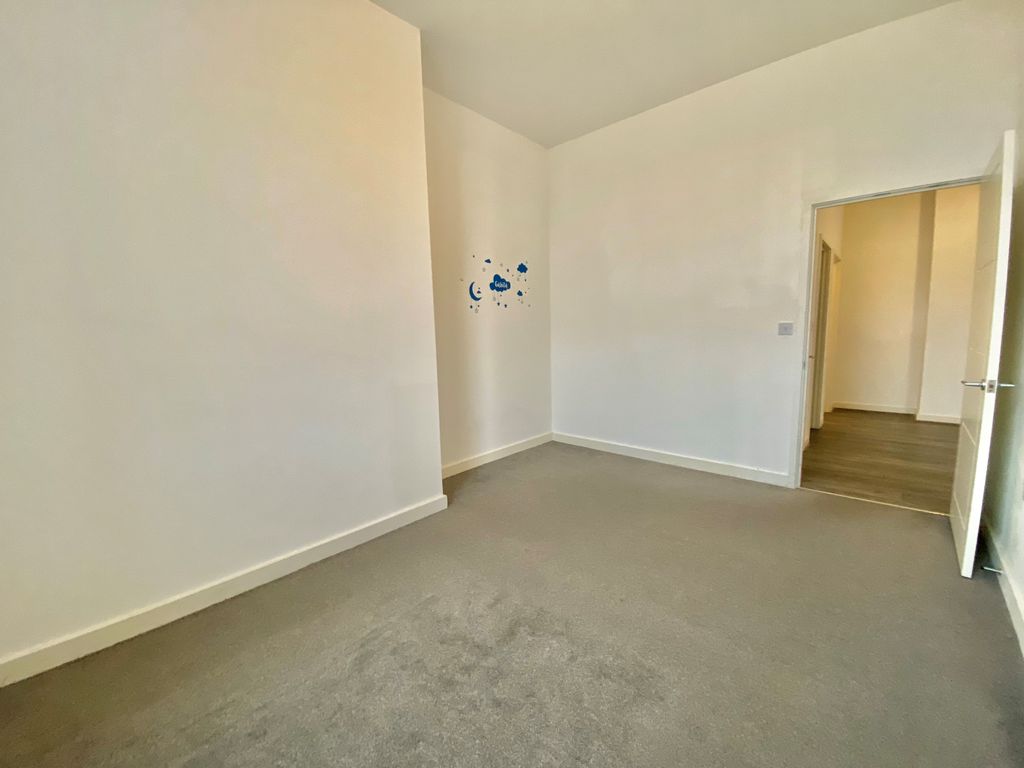Property photo 2 of 6 Bedroom 1