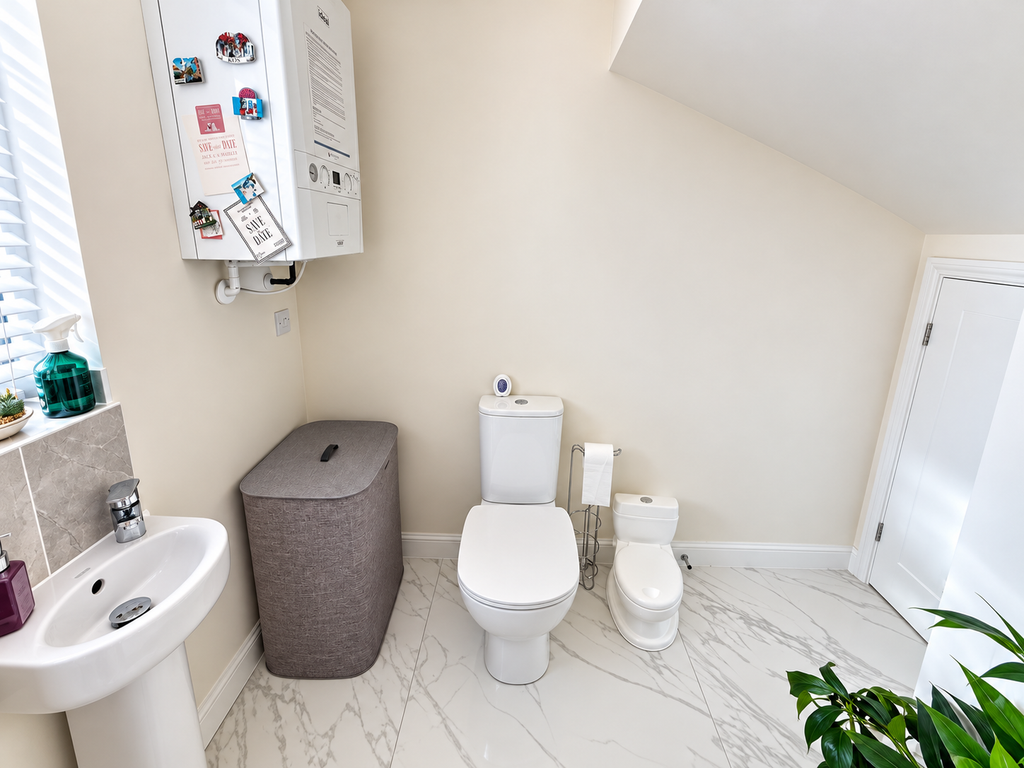 Property photo 3 of 19 Ground Floor WC