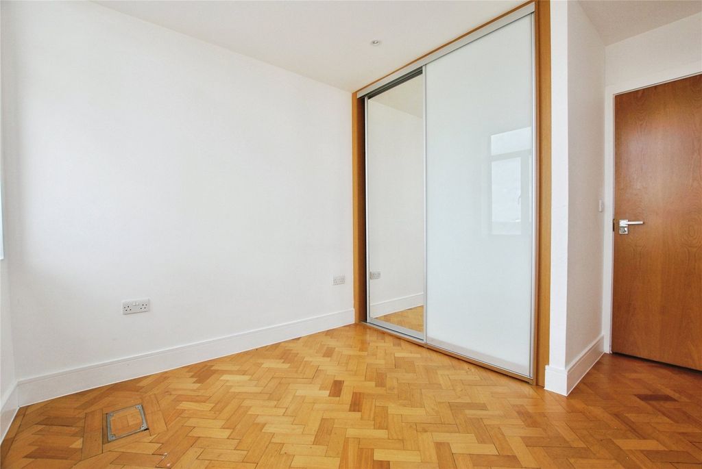 Property photo 3 of 7 Picture No. 01