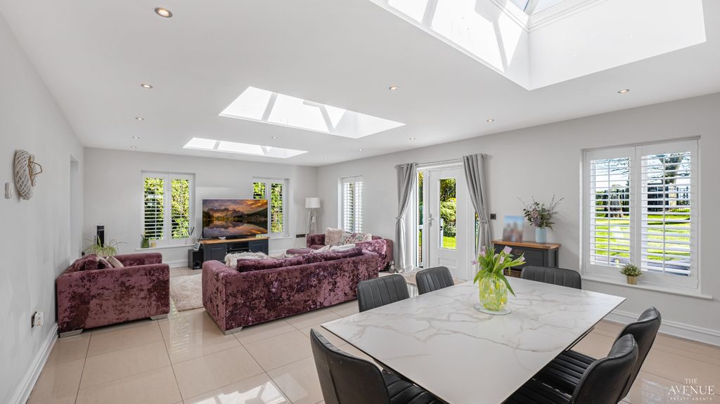 Property photo 3 of 47 5017685