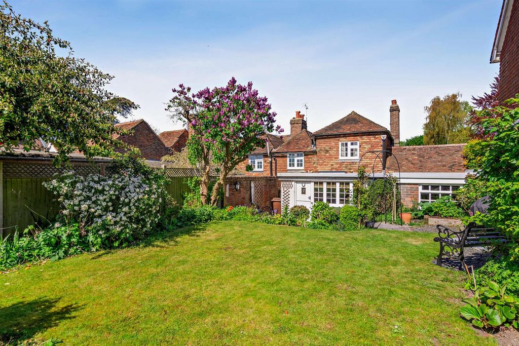 Property photo 2 of 19 8689399-Exterior06-800.Jpg