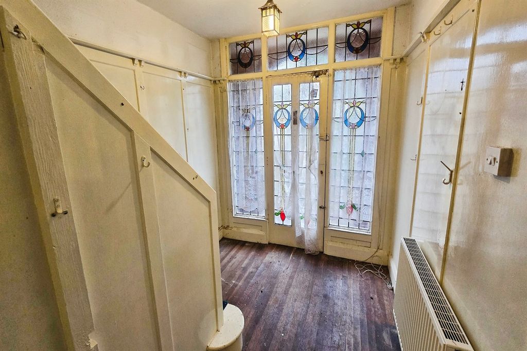 Property photo 2 of 13 Hall